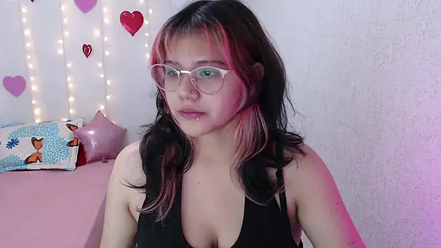 mixie cute online show from February 16, 2025, 5:04 pm