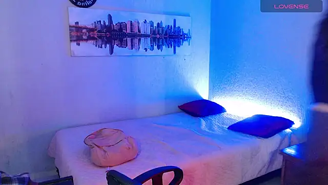 mixie cute online show from February 21, 2025, 9:00 pm