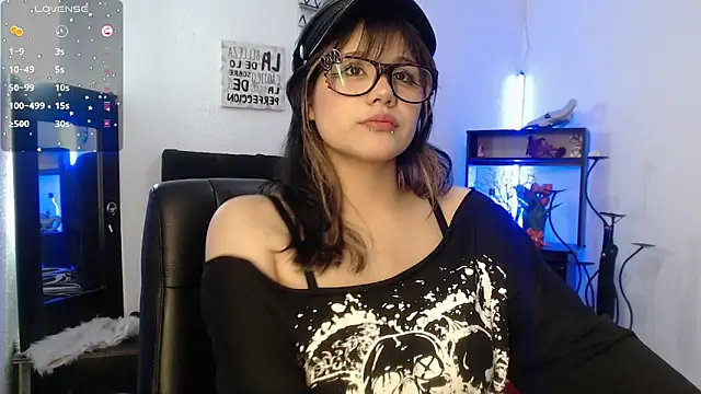 mixie cute online show from November 5, 2025, 6:30 pm