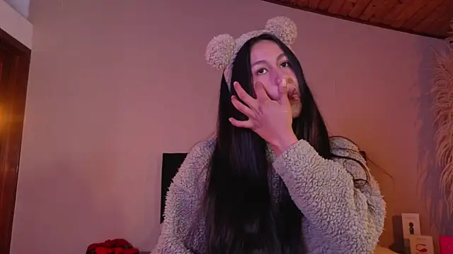 EmiGomez  online show from June 29, 2026, 2:51 am