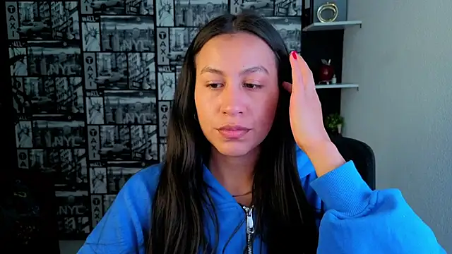 EmiGomez  online show from July 6, 2026, 2:52 am
