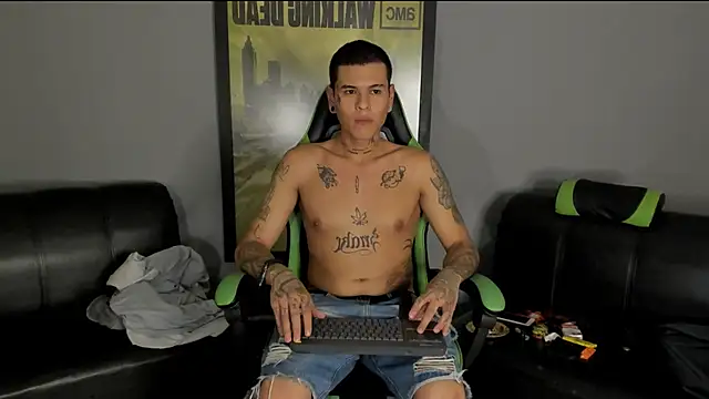 Snapshot of jamesinked_ chatting on January 14, 2025, 2:19 am jamesinked online show from January 14, 2025, 2:19 am