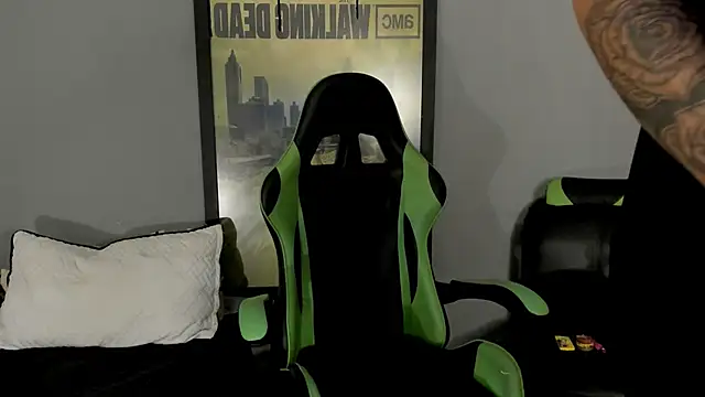 Snapshot of jamesinked_ chatting on March 13, 2025, 8:22 pm jamesinked online show from March 13, 2025, 8:22 pm