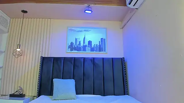 viiolett lee online show from March 27, 2026, 8:41 pm