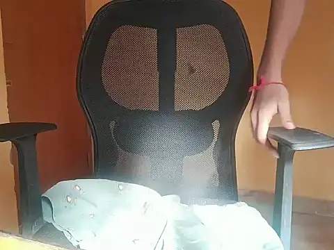 Snapshot of Aloneguy_bangalore chatting on November 21, 2025, 9:30 am Aloneguy bangalore online show from November 21, 2025, 9:30 am