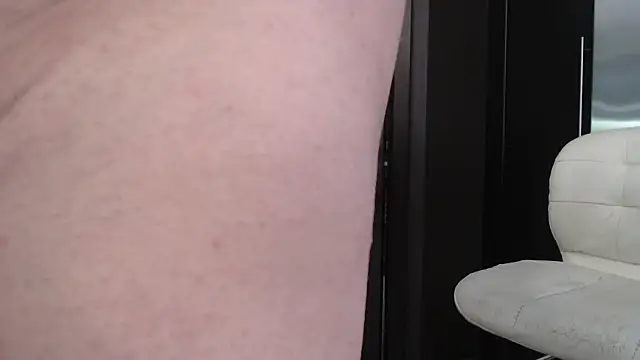 Snapshot of Toy-Daddy chatting on September 19, 2025, 3:45 pm Toy-Daddy online show from September 19, 2025, 3:45 pm