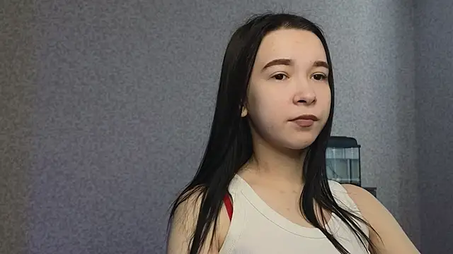 LilithStrangfor online show from April 15, 2026, 1:07 pm