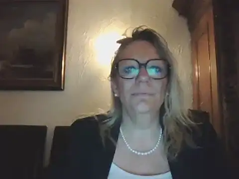 Silkesquirt online show from December 10, 2024, 7:16 am