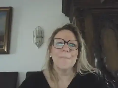 Silkesquirt online show from January 6, 2025, 9:52 am