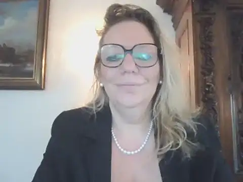 Silkesquirt online show from February 6, 2025, 8:50 am