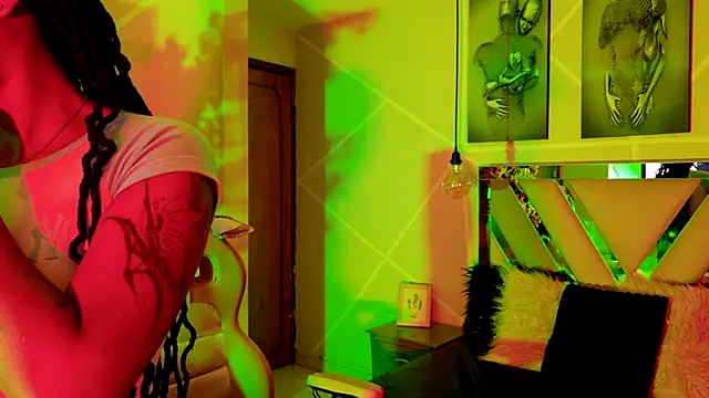 Elith noa online show from September 29, 2025, 7:19 pm