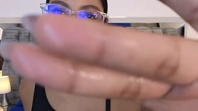 Snapshot of SussiSotto chatting on February 13, 2025, 1:37 pm SussiSotto online show from February 13, 2025, 1:37 pm