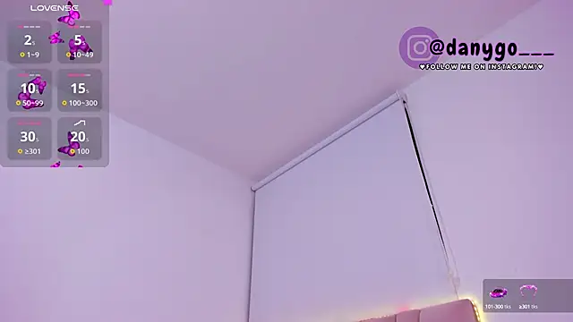 Snapshot of ZarianaEvanz chatting on October 5, 2025, 11:02 pm ZarianaEvanz online show from October 5, 2025, 11:02 pm