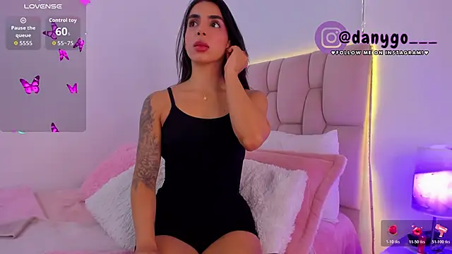 Snapshot of ZarianaEvanz chatting on November 13, 2025, 10:19 pm ZarianaEvanz online show from November 13, 2025, 10:19 pm