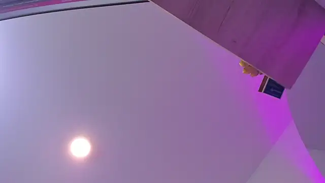 ZarianaEvanz online show from April 12, 2026, 11:54 pm