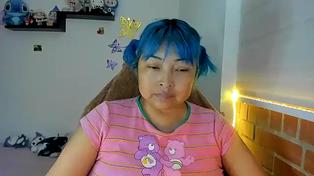 Shaddycute  online show from December 3, 2025, 1:42 pm