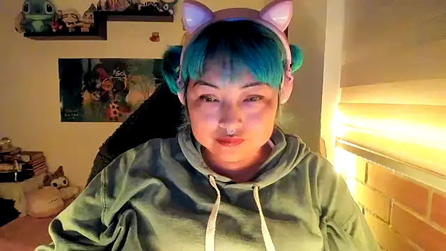 Shaddycute  online show from February 3, 2026, 1:37 am