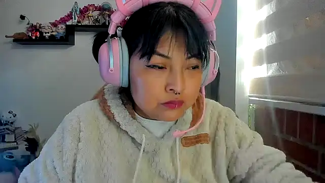 Shaddycute  online show from April 5, 2026, 4:15 pm