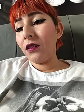 florecita9 online show from November 19, 2025, 5:57 pm