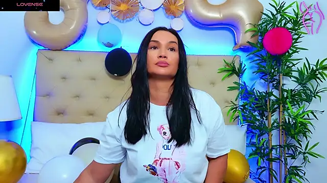 Snapshot of DaliyaArabian chatting on September 22, 2025, 12:18 pm DaliyaArabian online show from September 22, 2025, 12:18 pm