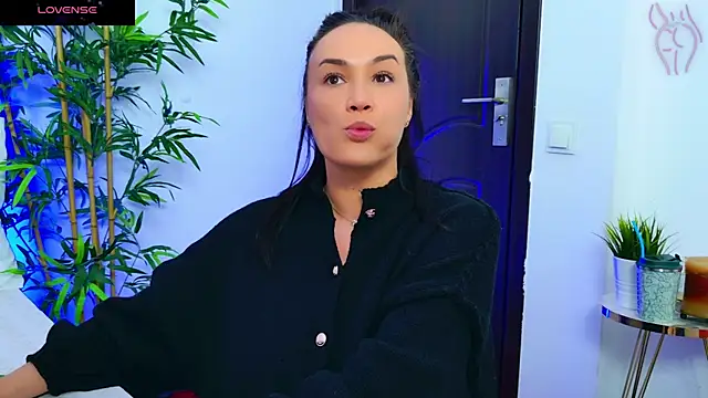 Snapshot of DaliyaArabian chatting on October 24, 2025, 5:37 am DaliyaArabian online show from October 24, 2025, 5:37 am