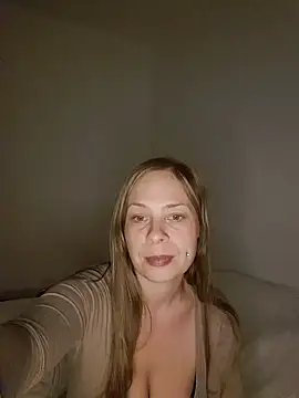 Snapshot of katiestevens chatting on September 21, 2025, 8:10 pm katiestevens online show from September 21, 2025, 8:10 pm