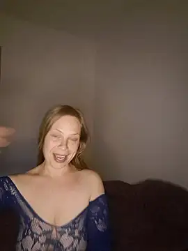 Snapshot of katiestevens chatting on September 26, 2025, 9:19 pm katiestevens online show from September 26, 2025, 9:19 pm