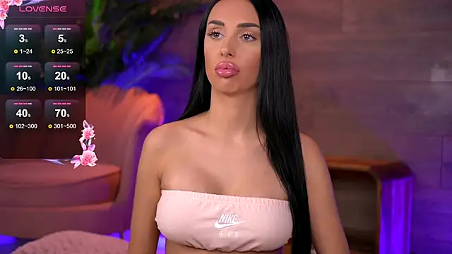 KairaAndrews online show from October 11, 2025, 6:50 pm