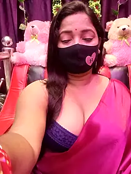 Snapshot of ella_mariya chatting on October 2, 2025, 6:48 pm ella mariya online show from October 2, 2025, 6:48 pm