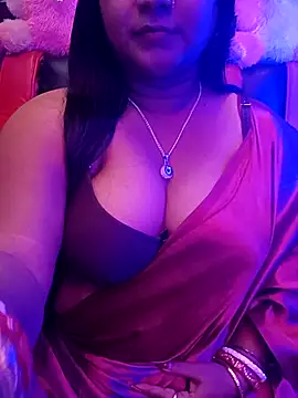 Snapshot of ella_mariya chatting on October 9, 2025, 5:33 pm ella mariya online show from October 9, 2025, 5:33 pm