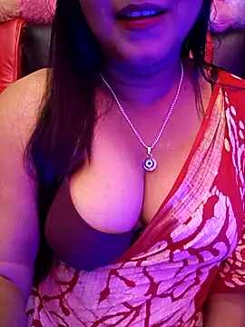 Snapshot of ella_mariya chatting on October 13, 2025, 10:48 am ella mariya online show from October 13, 2025, 10:48 am