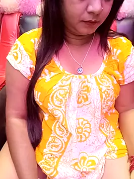 Snapshot of ella_mariya chatting on October 17, 2025, 2:04 am ella mariya online show from October 17, 2025, 2:04 am