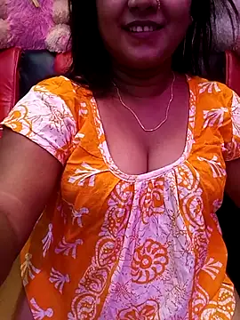 Snapshot of ella_mariya chatting on October 31, 2025, 1:56 pm ella mariya online show from October 31, 2025, 1:56 pm