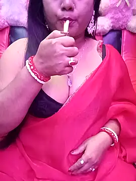 Snapshot of ella_mariya chatting on November 18, 2025, 2:43 pm ella mariya online show from November 18, 2025, 2:43 pm