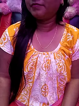 Snapshot of ella_mariya chatting on November 21, 2025, 6:06 pm ella mariya online show from November 21, 2025, 6:06 pm