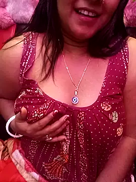 Snapshot of ella_mariya chatting on November 25, 2025, 11:05 pm ella mariya online show from November 25, 2025, 11:05 pm