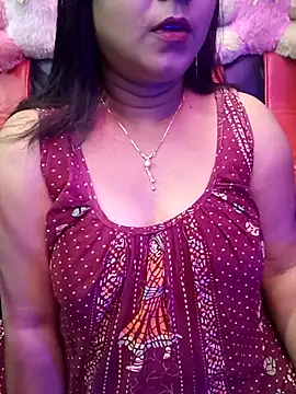 Snapshot of ella_mariya chatting on November 30, 2025, 9:35 am ella mariya online show from November 30, 2025, 9:35 am