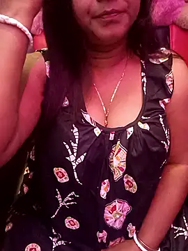 Snapshot of ella_mariya chatting on January 13, 2026, 10:31 am ella mariya online show from January 13, 2026, 10:31 am