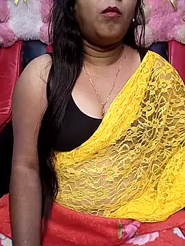 Snapshot of ella_mariya chatting on January 16, 2026, 6:01 pm ella mariya online show from January 16, 2026, 6:01 pm