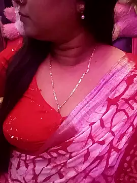 Snapshot of ella_mariya chatting on January 18, 2026, 5:06 pm ella mariya online show from January 18, 2026, 5:06 pm