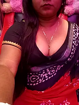 Snapshot of ella_mariya chatting on February 11, 2026, 5:29 pm ella mariya online show from February 11, 2026, 5:29 pm