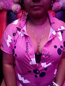 Snapshot of ella_mariya chatting on February 19, 2026, 10:17 pm ella mariya online show from February 19, 2026, 10:17 pm