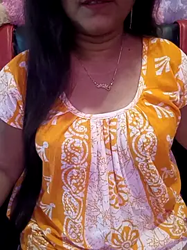 Snapshot of ella_mariya chatting on April 14, 2026, 9:04 am ella mariya online show from April 14, 2026, 9:04 am