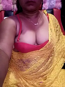 Snapshot of ella_mariya chatting on April 14, 2026, 9:54 pm ella mariya online show from April 14, 2026, 9:54 pm