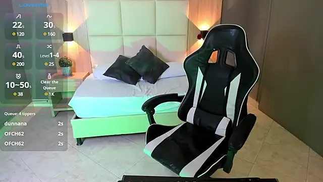 caro03x online show from March 18, 2025, 5:41 am