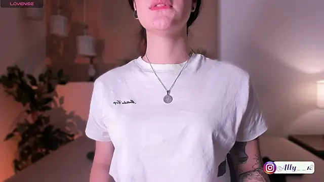 Snapshot of Ally_addams chatting on September 11, 2025, 3:39 am Ally addams online show from September 11, 2025, 3:39 am