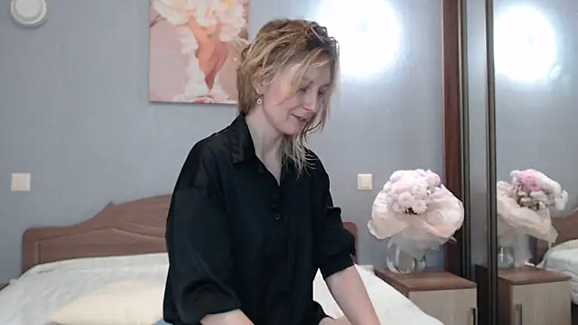 Snapshot of AvelinaLeoni chatting on January 22, 2025, 6:31 am AvelinaLeoni online show from January 22, 2025, 6:31 am