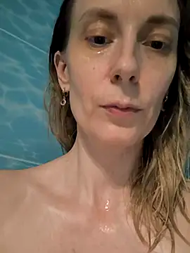 Snapshot of AvelinaLeoni chatting on November 14, 2025, 7:34 pm AvelinaLeoni online show from November 14, 2025, 7:34 pm