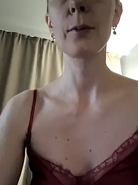 AvelinaLeoni online show from December 2, 2025, 7:03 am