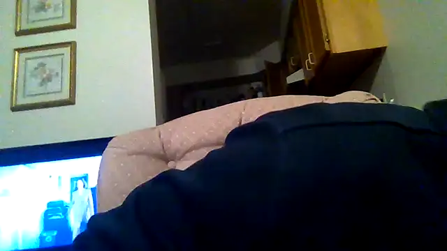 Snapshot of kollzCloudzz chatting on May 1, 2026, 6:12 pm kollzCloudzz online show from May 1, 2026, 6:12 pm